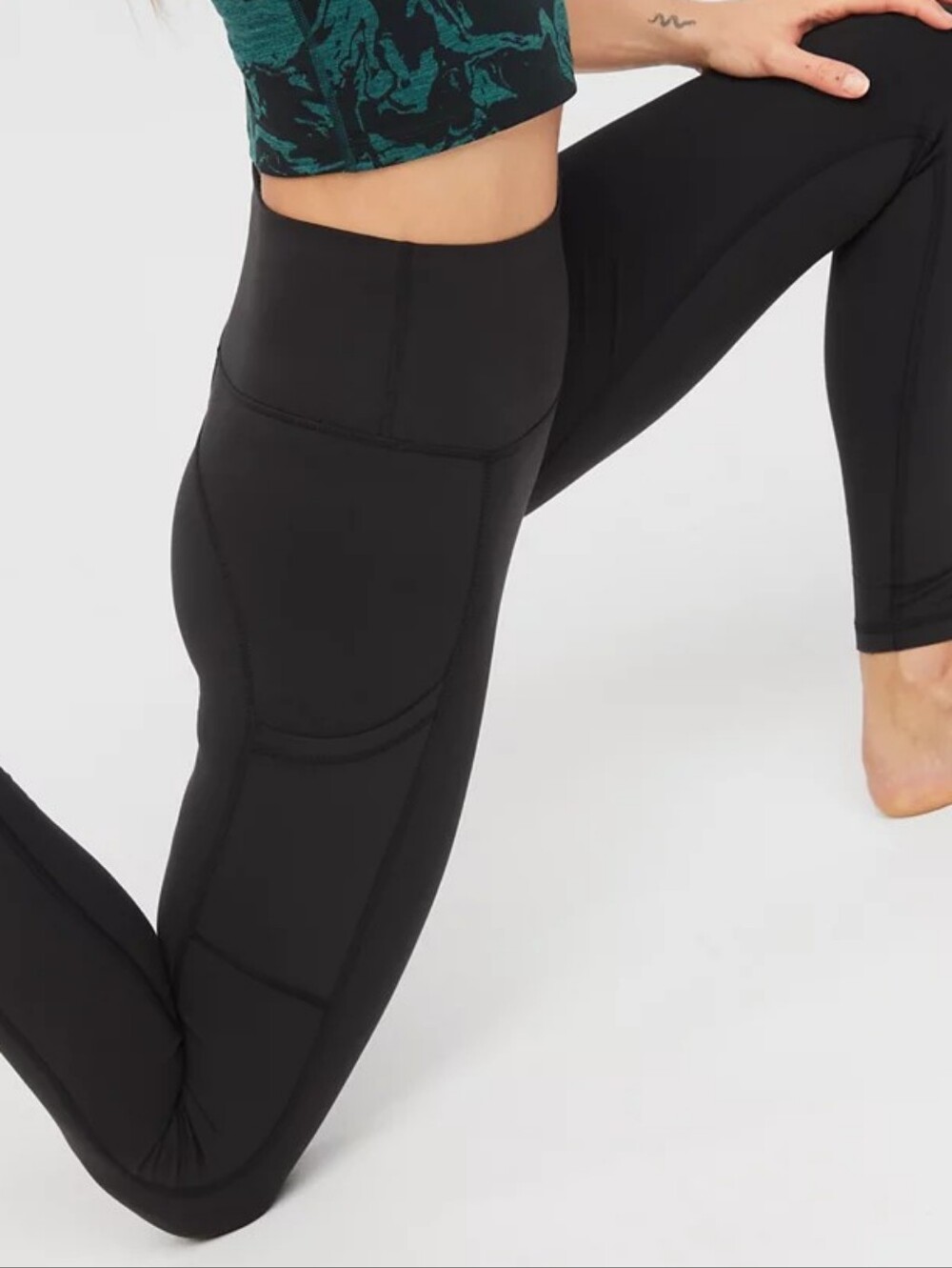 Aerie Pocket Leggings - Picture 2 of 11